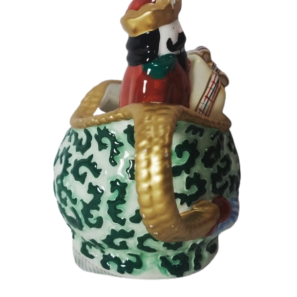 VTG Avon Creamer Jug Christmas mouse King Nutcracker Green Gold Red - Picture 5 of 7